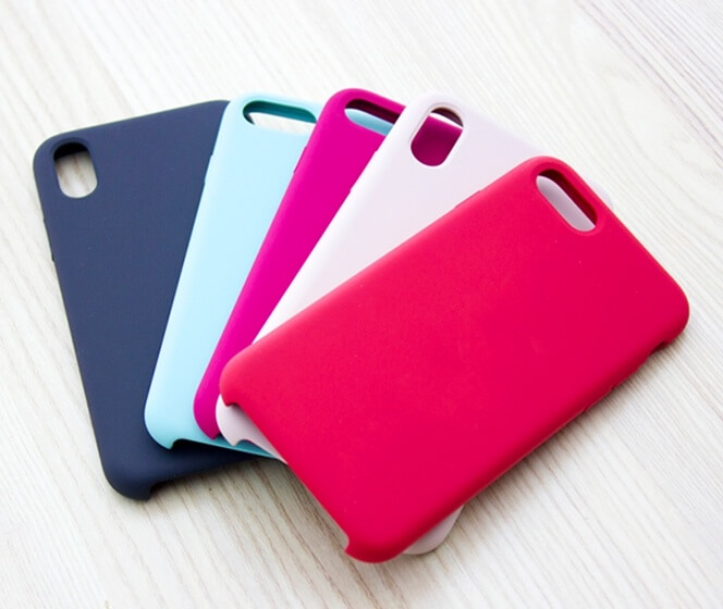 五個鮮豔色彩的 iPhone 手機殼